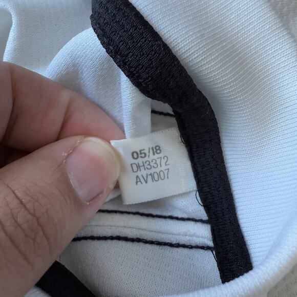 Real Madrid Jersey XL WhiteAdidas Sportswear Ronaldo Soccer Fifa World Cup - Picture 7 of 9